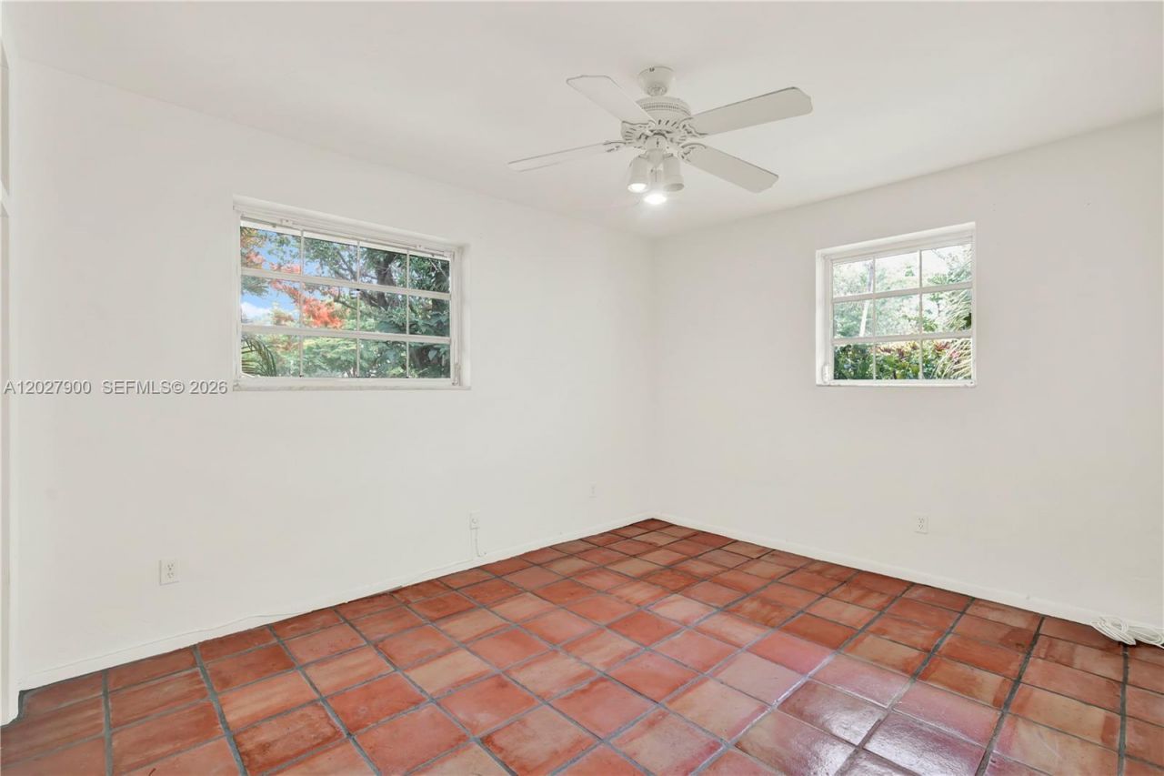 6980 SW 104th St, Pinecrest, FL 33156 Photo