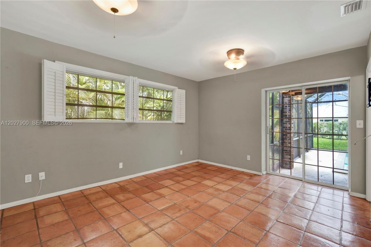 6980 SW 104th St, Pinecrest, FL 33156 Photo