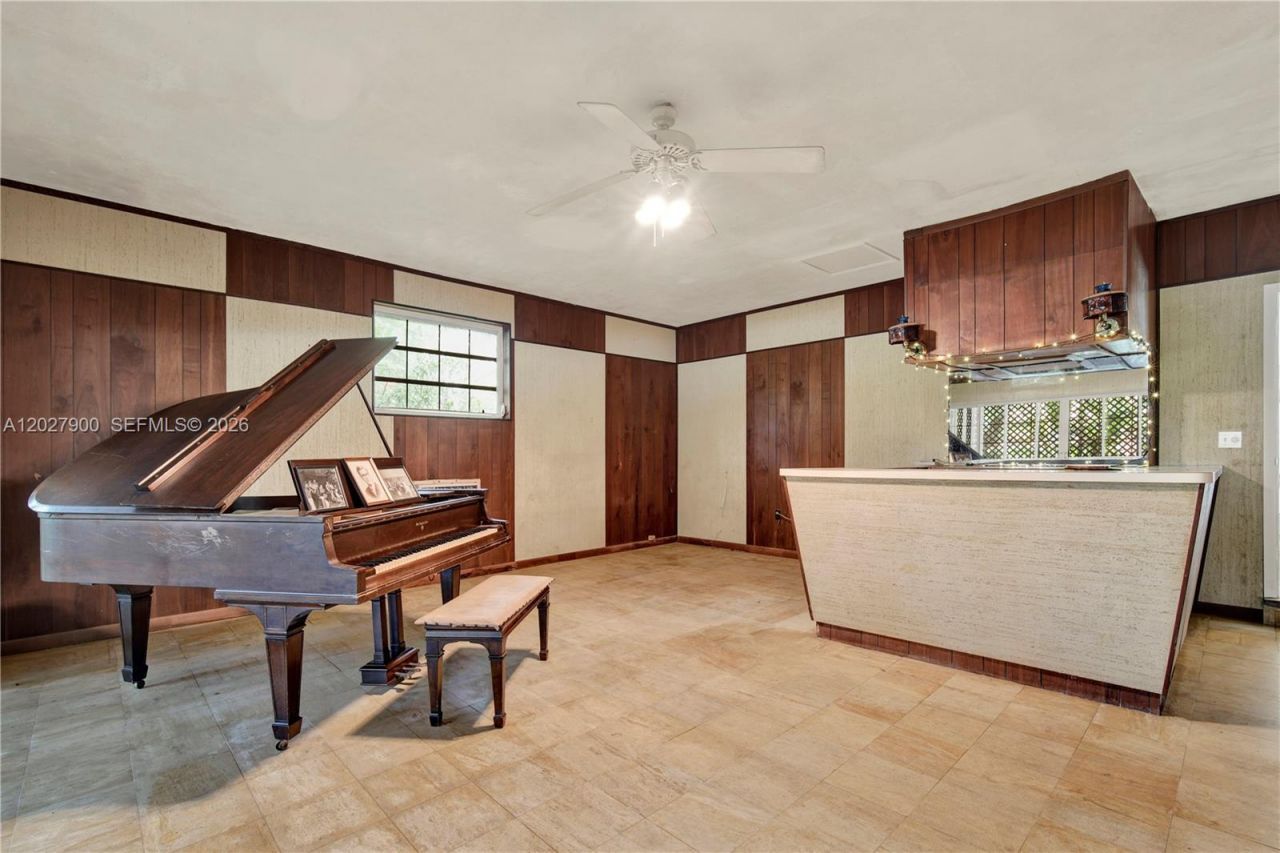 6980 SW 104th St, Pinecrest, FL 33156 Photo