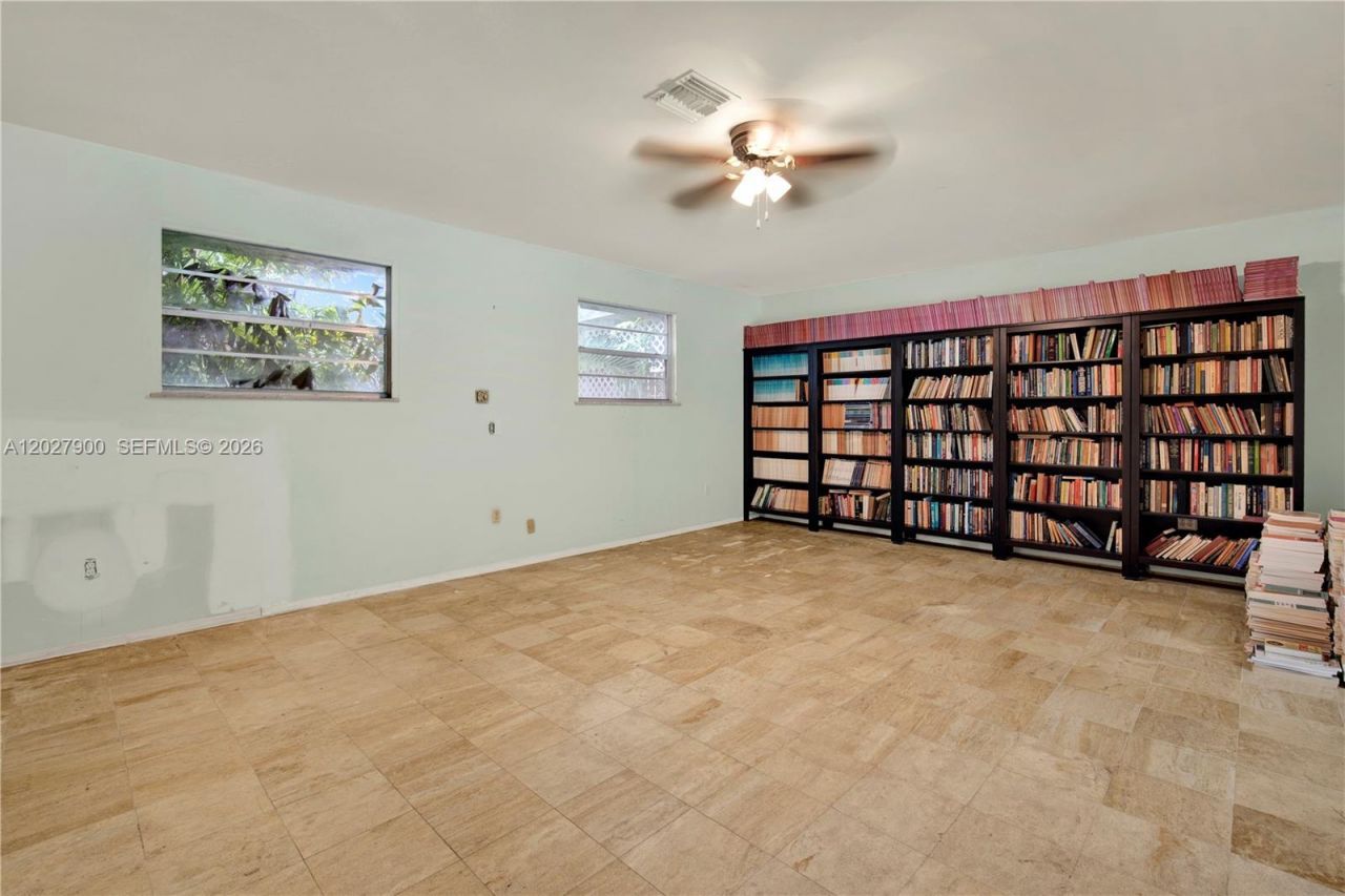 6980 SW 104th St, Pinecrest, FL 33156 Photo