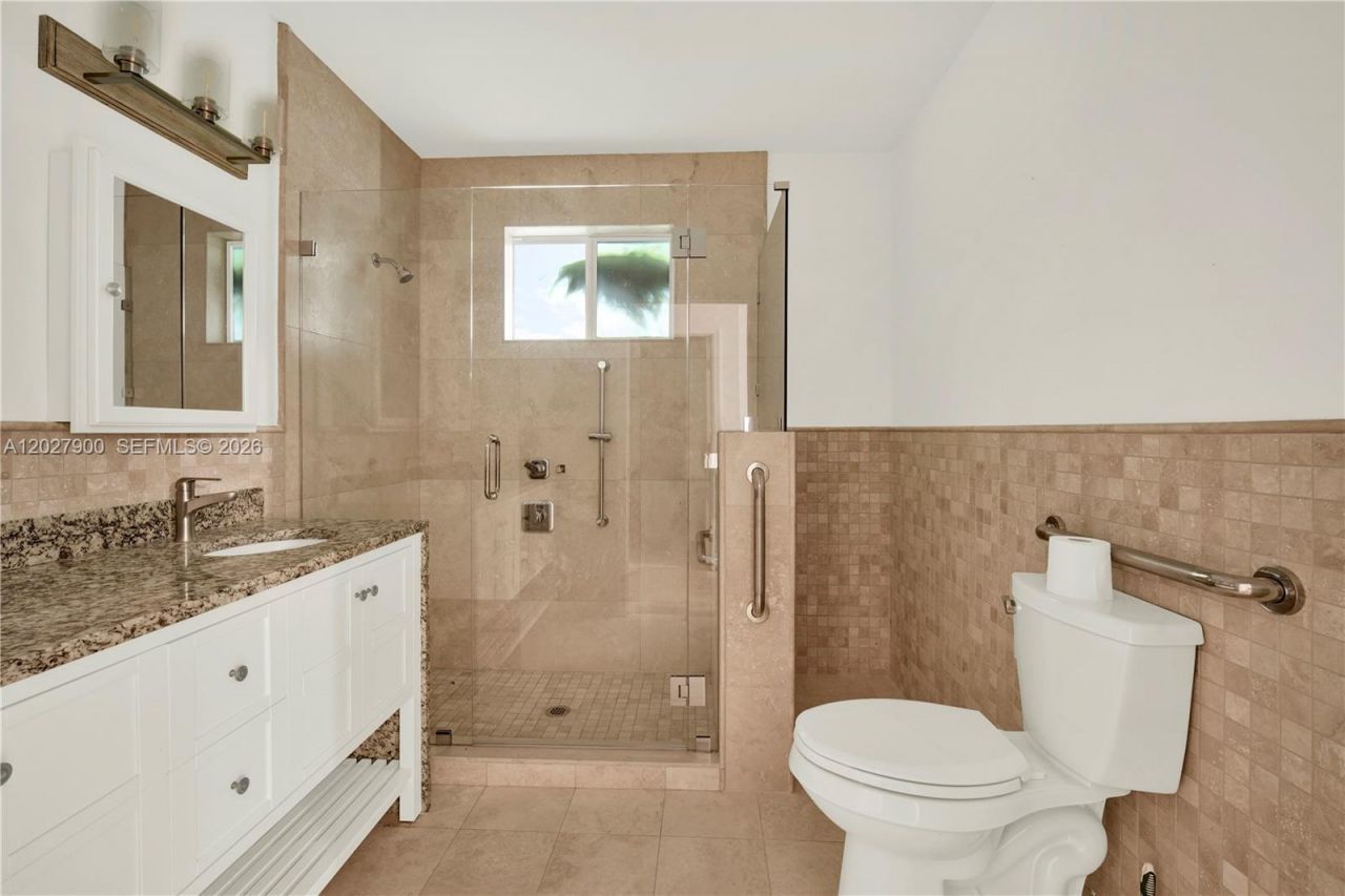 6980 SW 104th St, Pinecrest, FL 33156 Photo