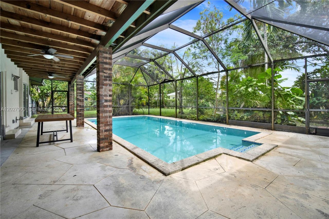 6980 SW 104th St, Pinecrest, FL 33156 Photo