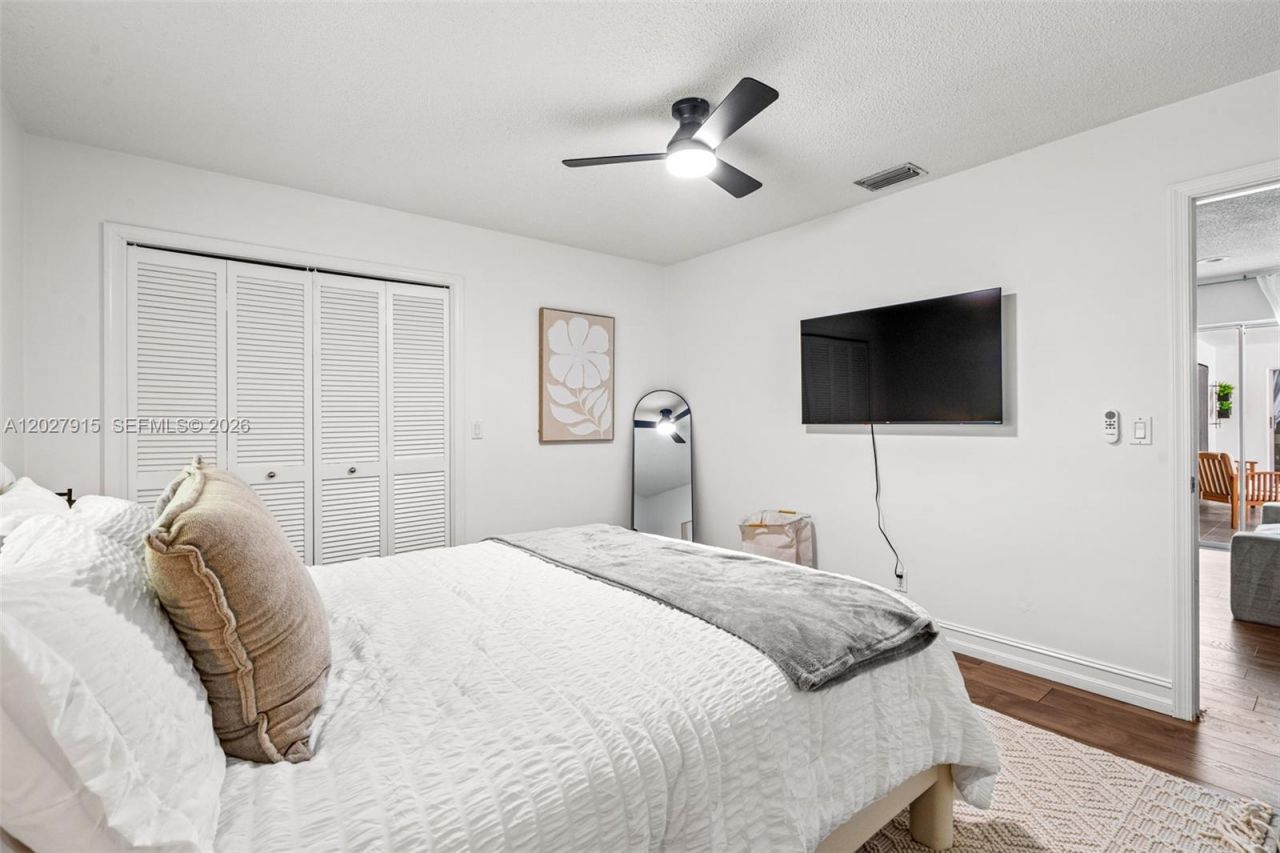 8101 W Lake Dr, Lake Clarke Shores, FL 33406 Photo