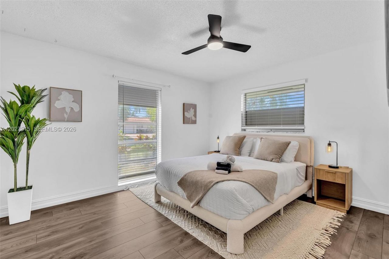 8101 W Lake Dr, Lake Clarke Shores, FL 33406 Photo
