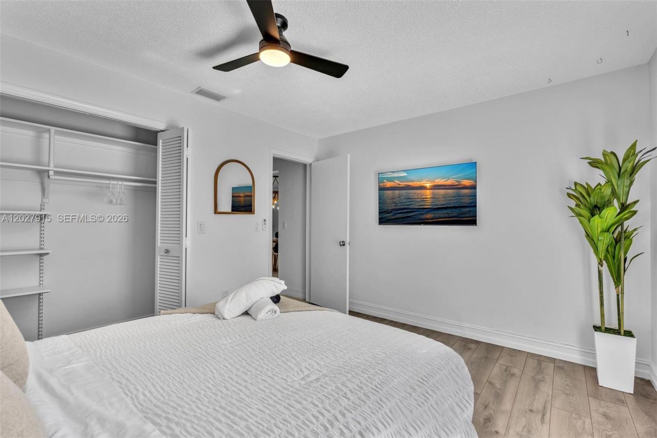 8101 W Lake Dr, Lake Clarke Shores, FL 33406 Photo