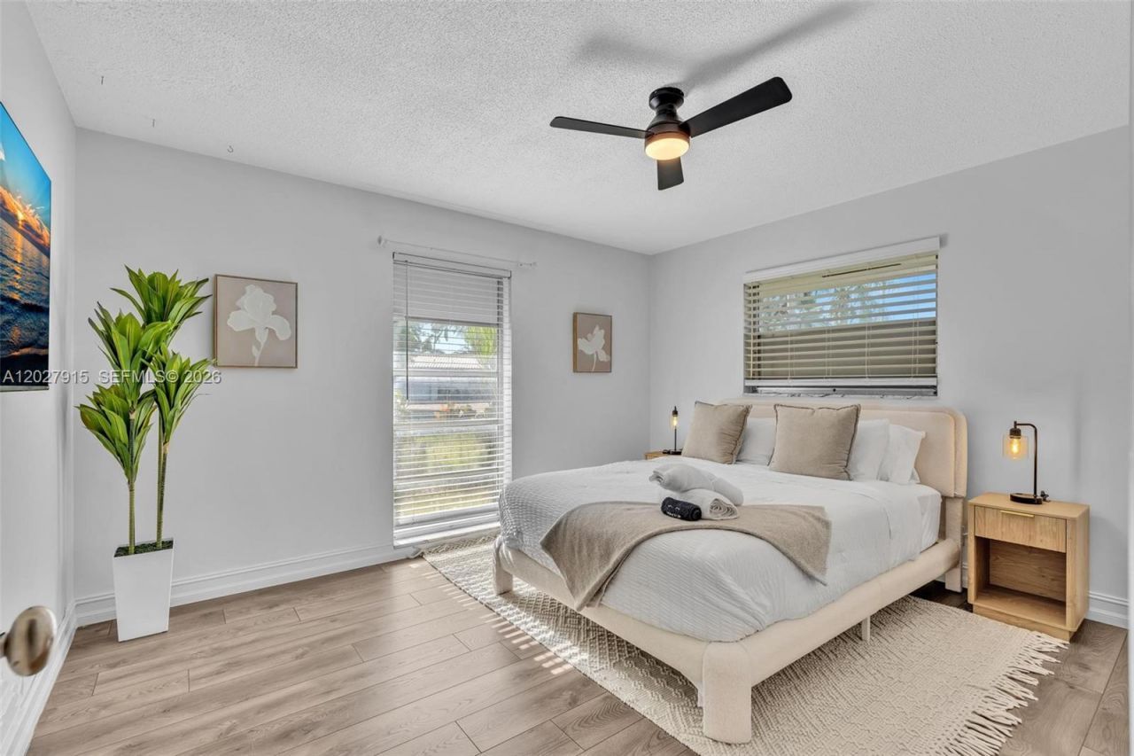 8101 W Lake Dr, Lake Clarke Shores, FL 33406 Photo