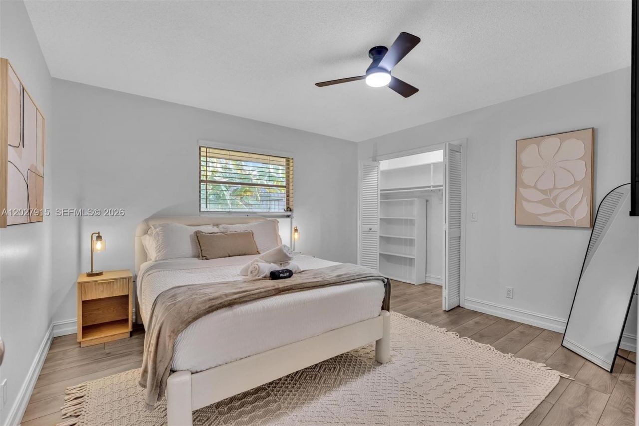 8101 W Lake Dr, Lake Clarke Shores, FL 33406 Photo
