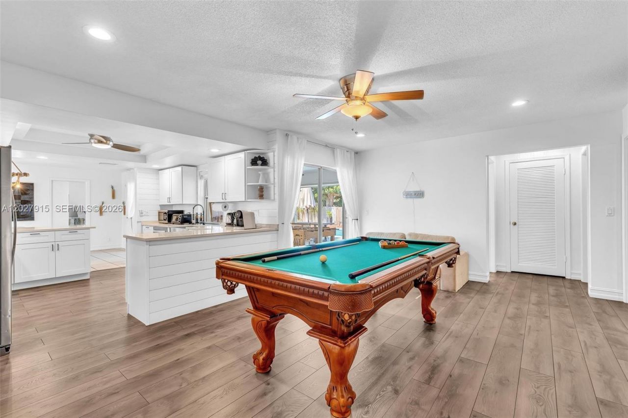 8101 W Lake Dr, Lake Clarke Shores, FL 33406 Photo