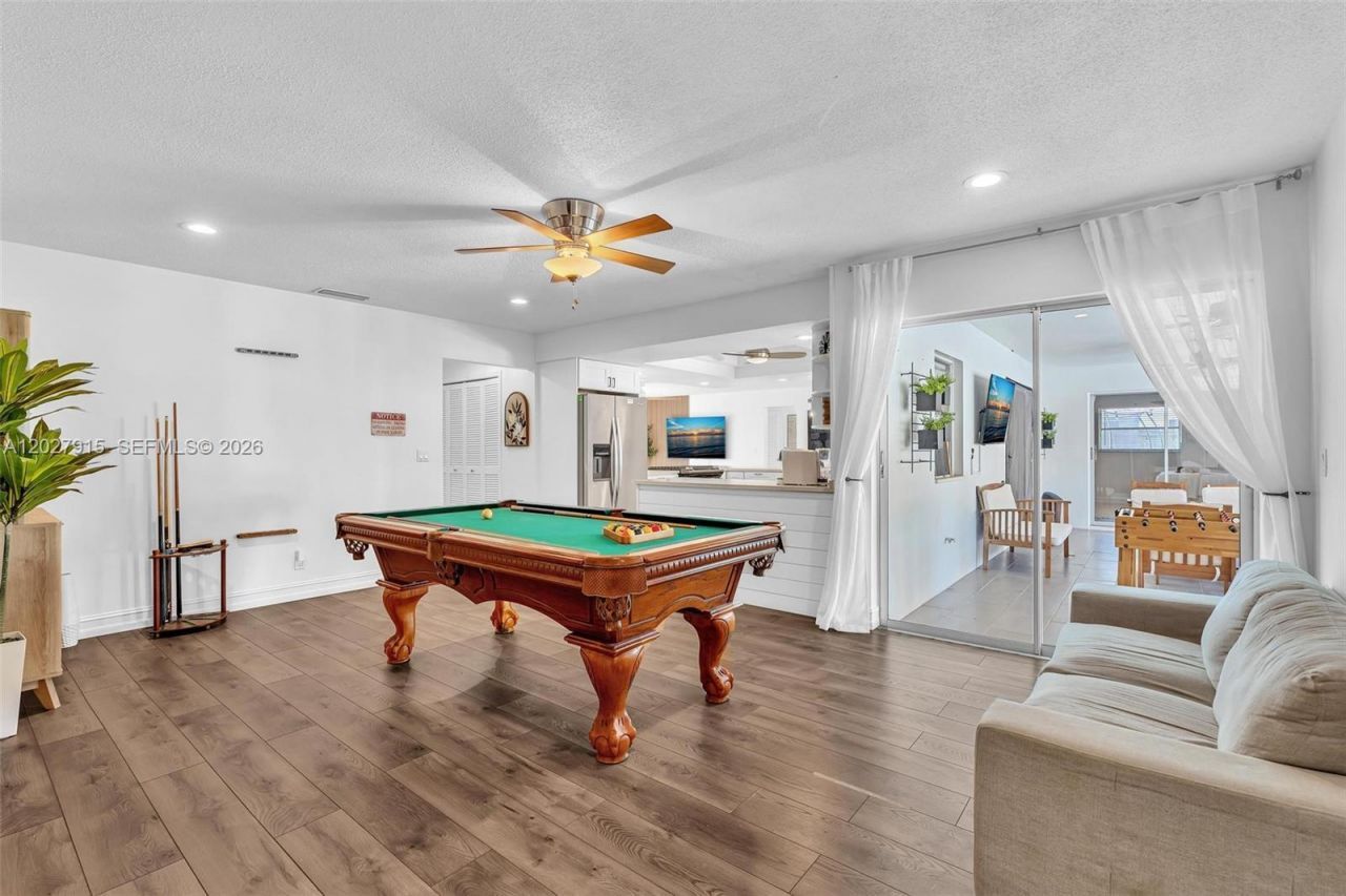 8101 W Lake Dr, Lake Clarke Shores, FL 33406 Photo