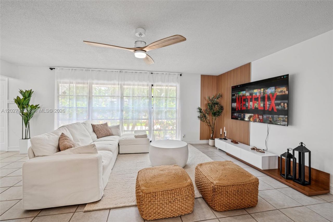 8101 W Lake Dr, Lake Clarke Shores, FL 33406 Photo