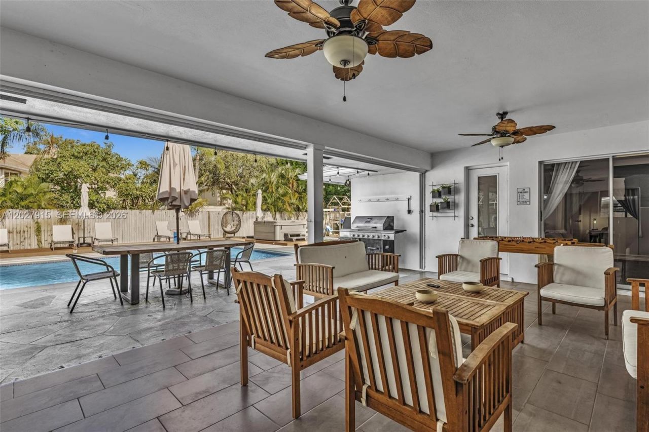 8101 W Lake Dr, Lake Clarke Shores, FL 33406 Photo