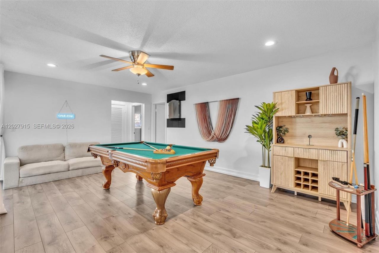 8101 W Lake Dr, Lake Clarke Shores, FL 33406 Photo