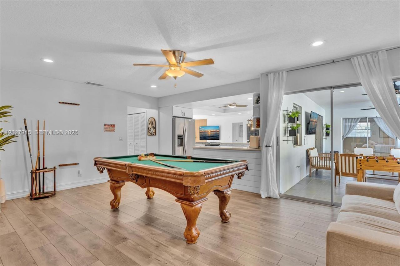 8101 W Lake Dr, Lake Clarke Shores, FL 33406 Photo