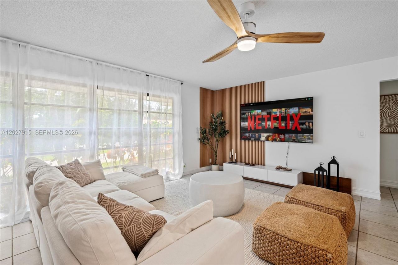8101 W Lake Dr, Lake Clarke Shores, FL 33406 Photo