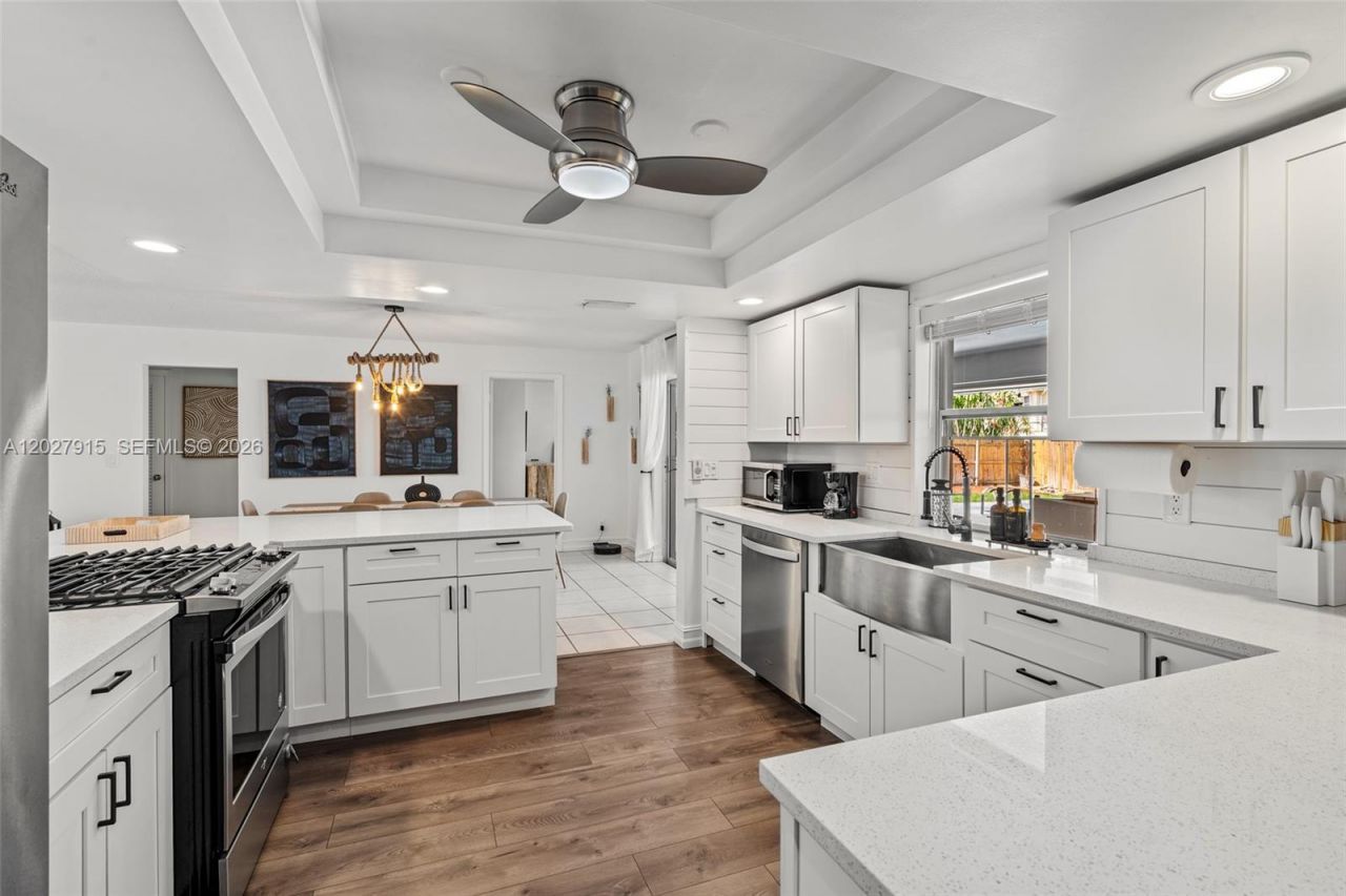 8101 W Lake Dr, Lake Clarke Shores, FL 33406 Photo