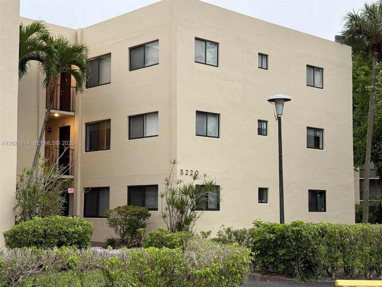 5220 Las Verdes Cir , Unit 114, Delray Beach, FL 33484 Photo