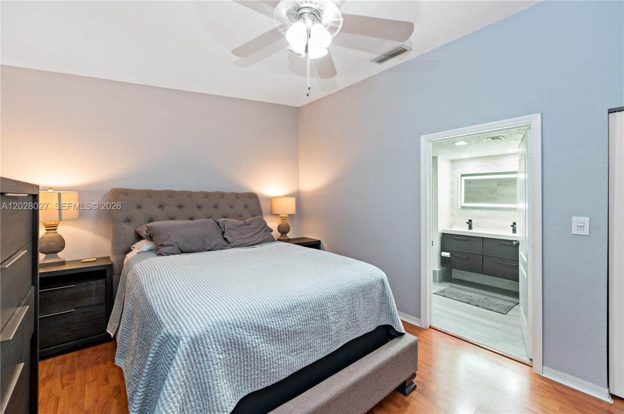 9046 NW 121st Ter , Unit 90, Hialeah Gardens, FL 33018 Photo