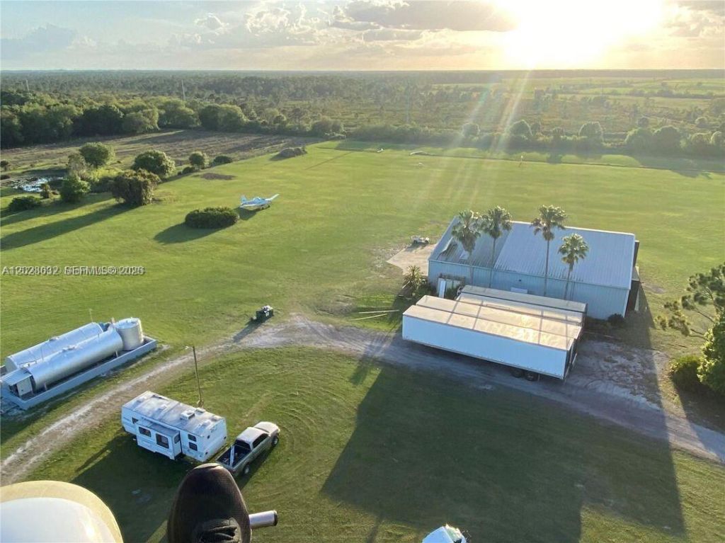 12245 NE 56th Ave , Okeechobee, FL 34972 Photo