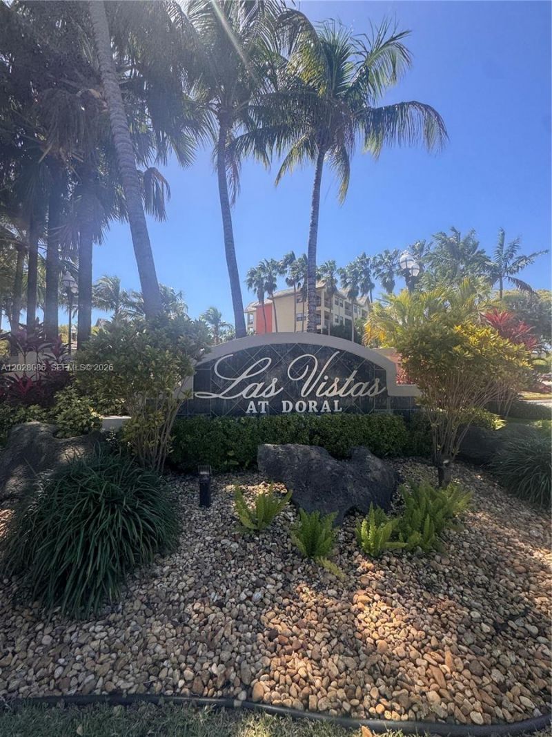 8290 Lake Dr , Unit 506, Doral, FL 33166 Photo
