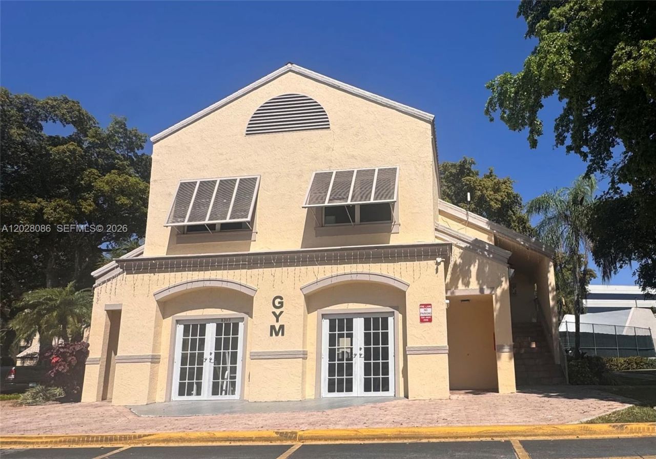 8290 Lake Dr , Unit 506, Doral, FL 33166 Photo