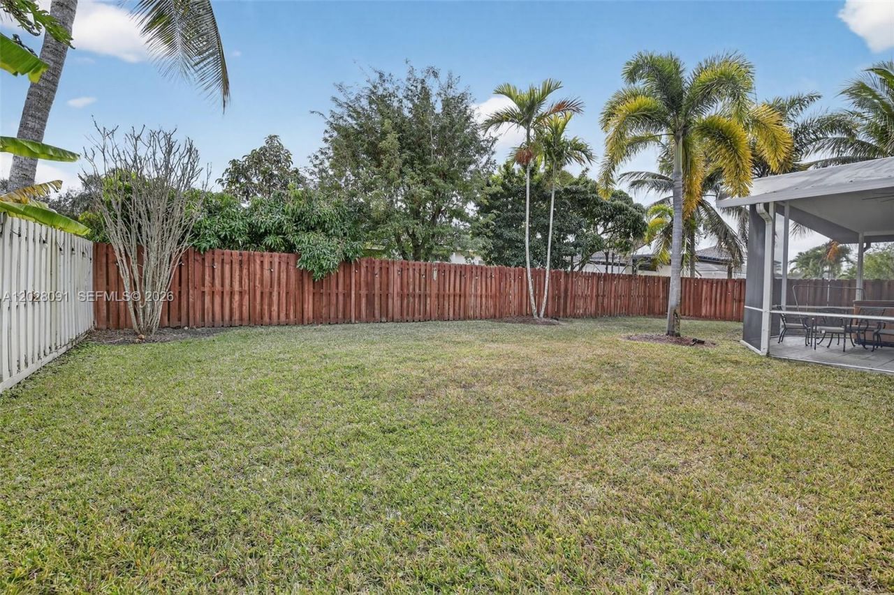 19018 NW 23rd Pl, Pembroke Pines, FL 33029 Photo