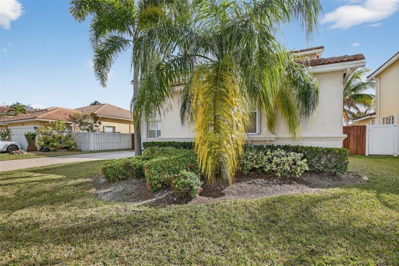 19018 NW 23rd Pl, Pembroke Pines, FL 33029 Photo