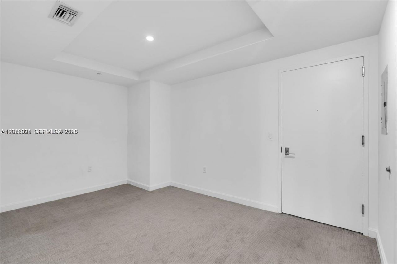 45 SW 9th St, Unit 2204, Miami, FL 33130 Photo