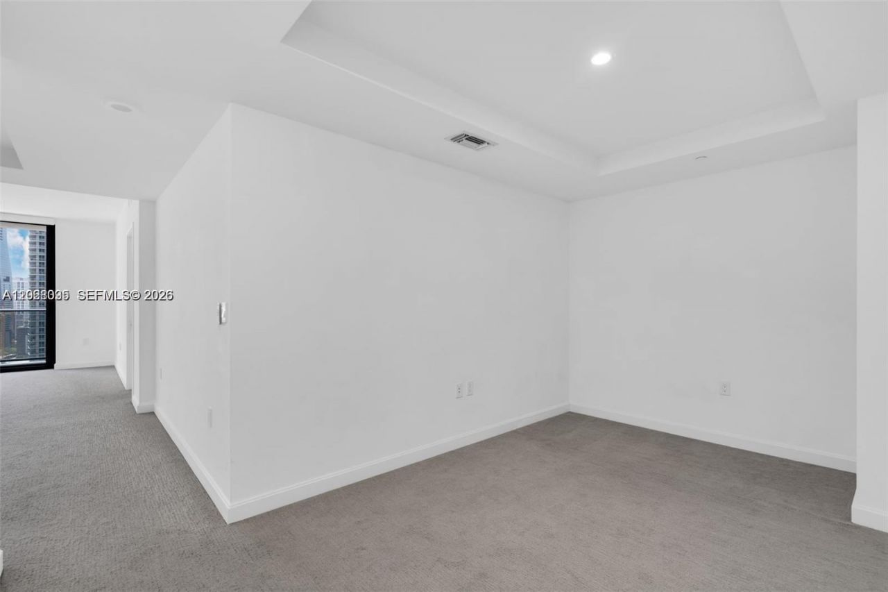 45 SW 9th St, Unit 2204, Miami, FL 33130 Photo