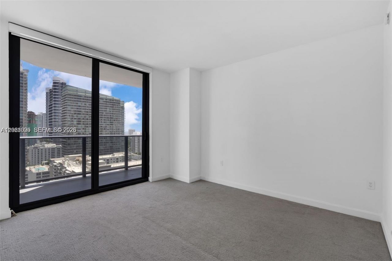 45 SW 9th St, Unit 2204, Miami, FL 33130 Photo