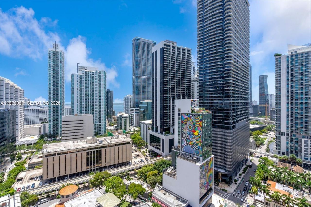 45 SW 9th St, Unit 2204, Miami, FL 33130 Photo
