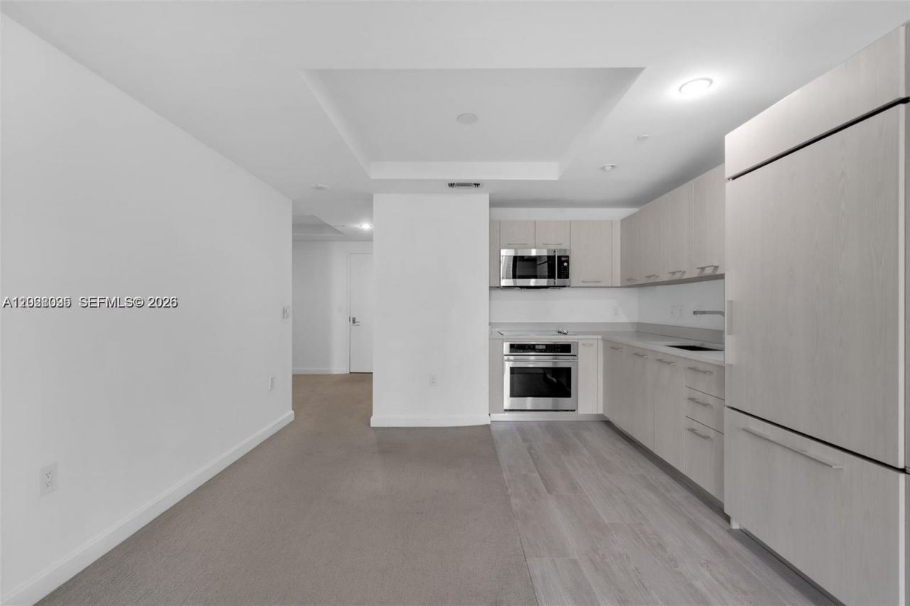 45 SW 9th St, Unit 2204, Miami, FL 33130 Photo
