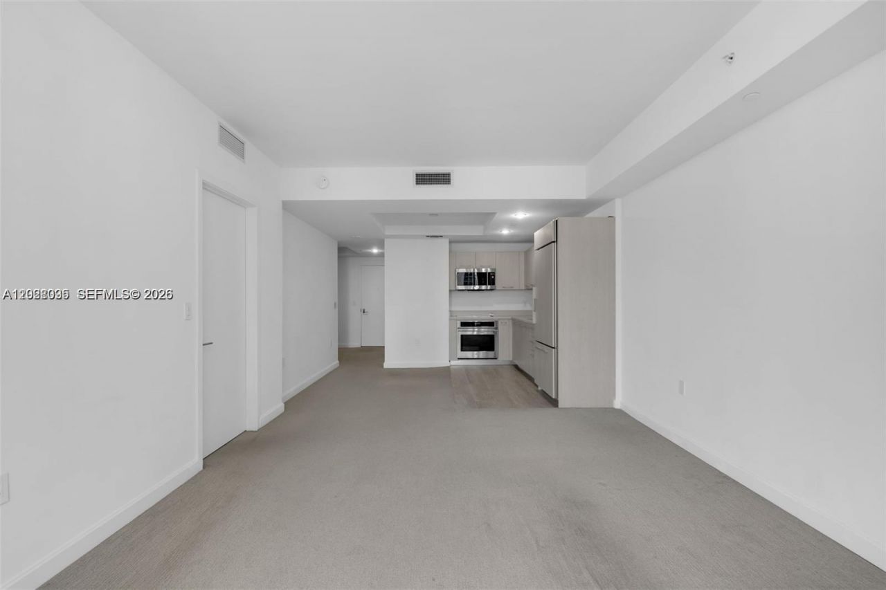 45 SW 9th St, Unit 2204, Miami, FL 33130 Photo