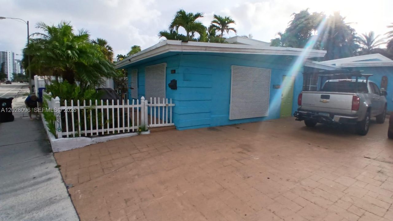 2318 N Ocean Blvd, Fort Lauderdale, FL 33305 Photo