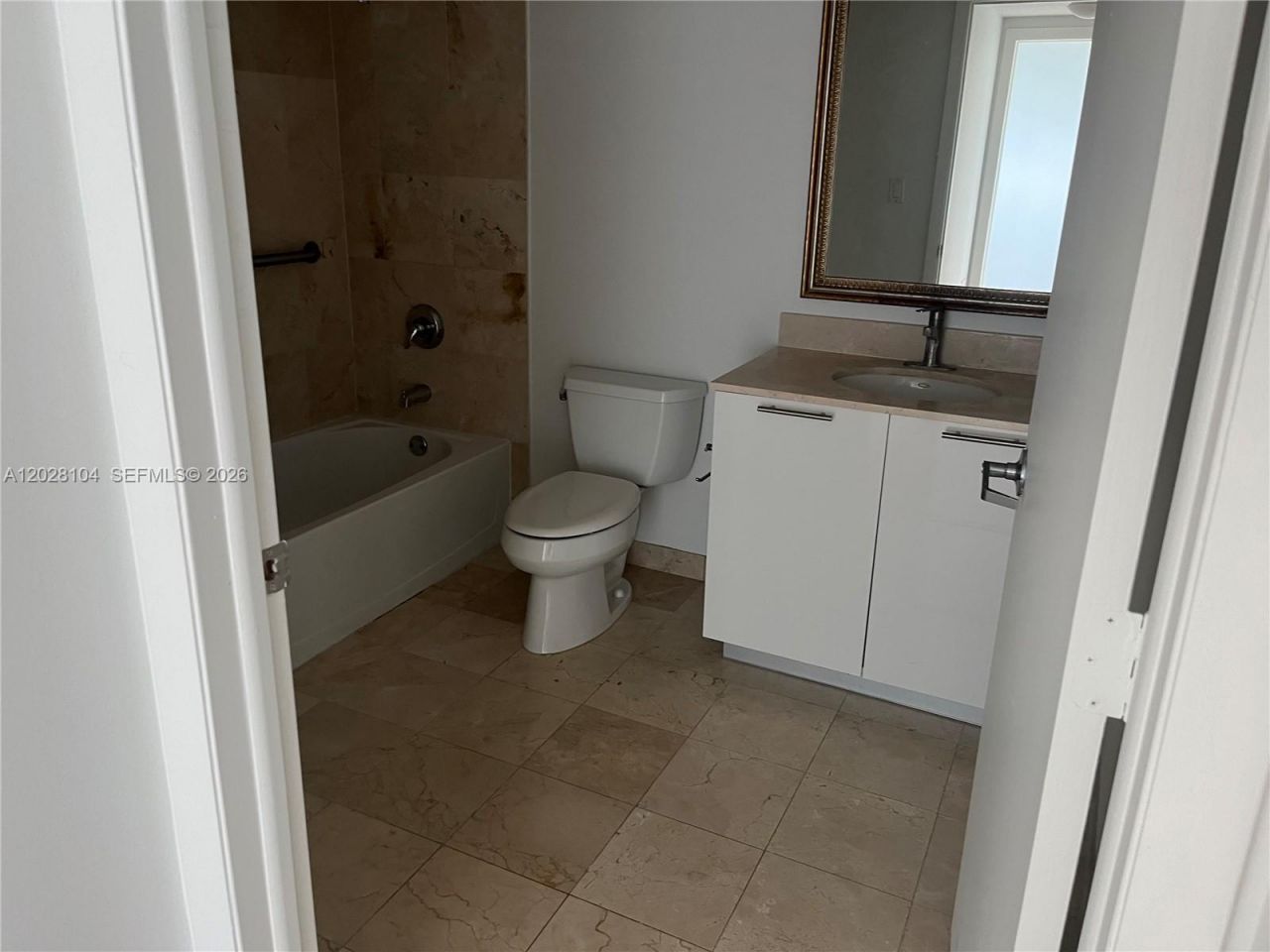 1800 N Bayshore Dr , Unit 915, Miami, FL 33132 Photo