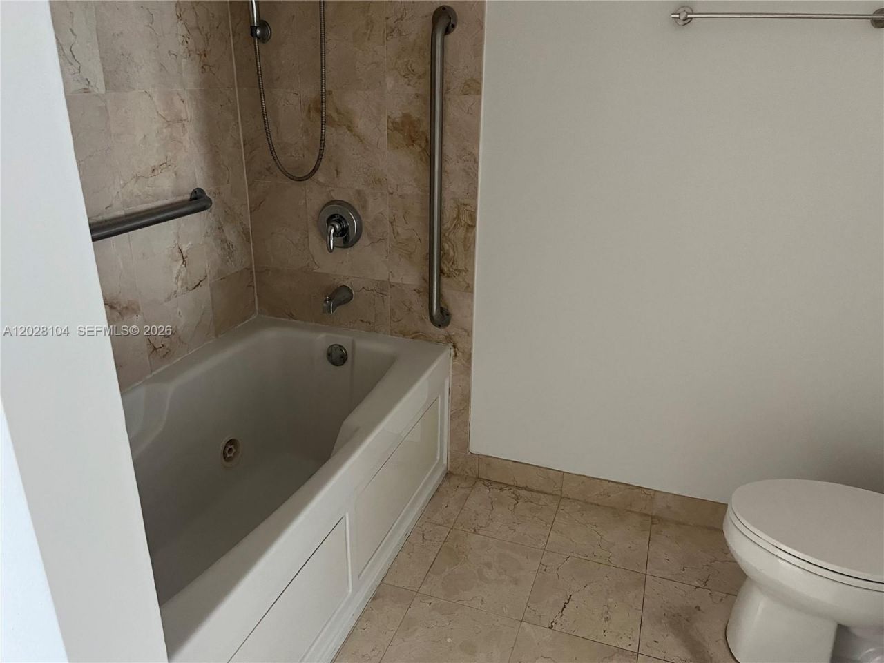 1800 N Bayshore Dr , Unit 915, Miami, FL 33132 Photo
