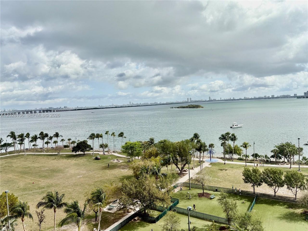 1800 N Bayshore Dr , Unit 905, Miami, FL 33132 Photo