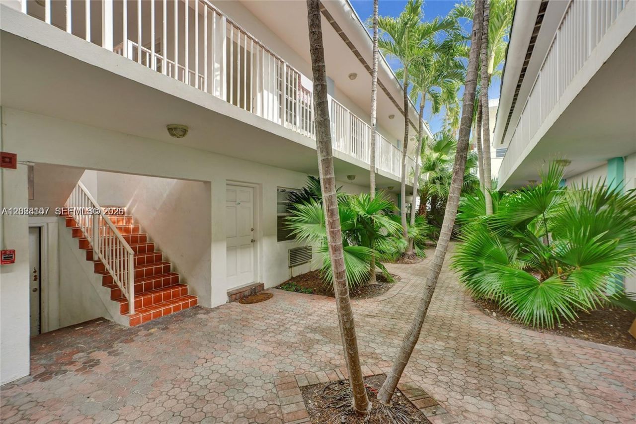 911 Meridian Ave , Unit 104, Miami Beach, FL 33139 Photo