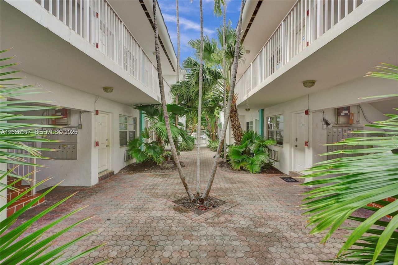 911 Meridian Ave , Unit 104, Miami Beach, FL 33139 Photo