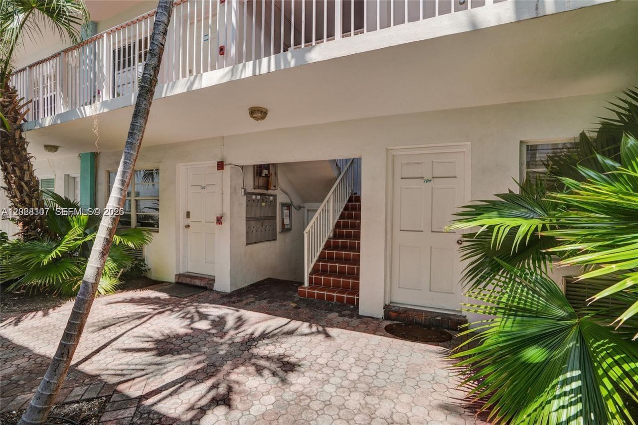 911 Meridian Ave , Unit 104, Miami Beach, FL 33139 Photo