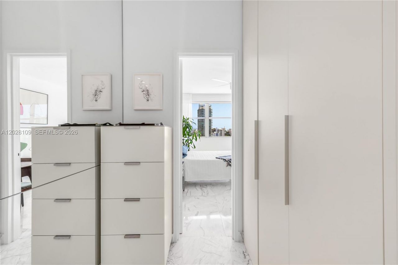 3 Island Ave, Unit 11B, Miami Beach, FL 33139 Photo