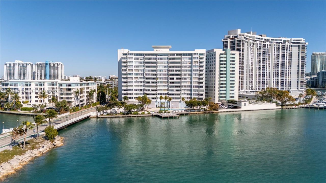 3 Island Ave, Unit 11B, Miami Beach, FL 33139 Photo