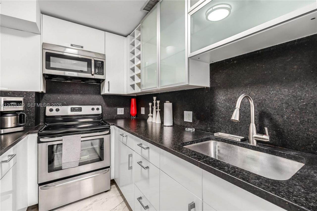 3 Island Ave, Unit 11B, Miami Beach, FL 33139 Photo