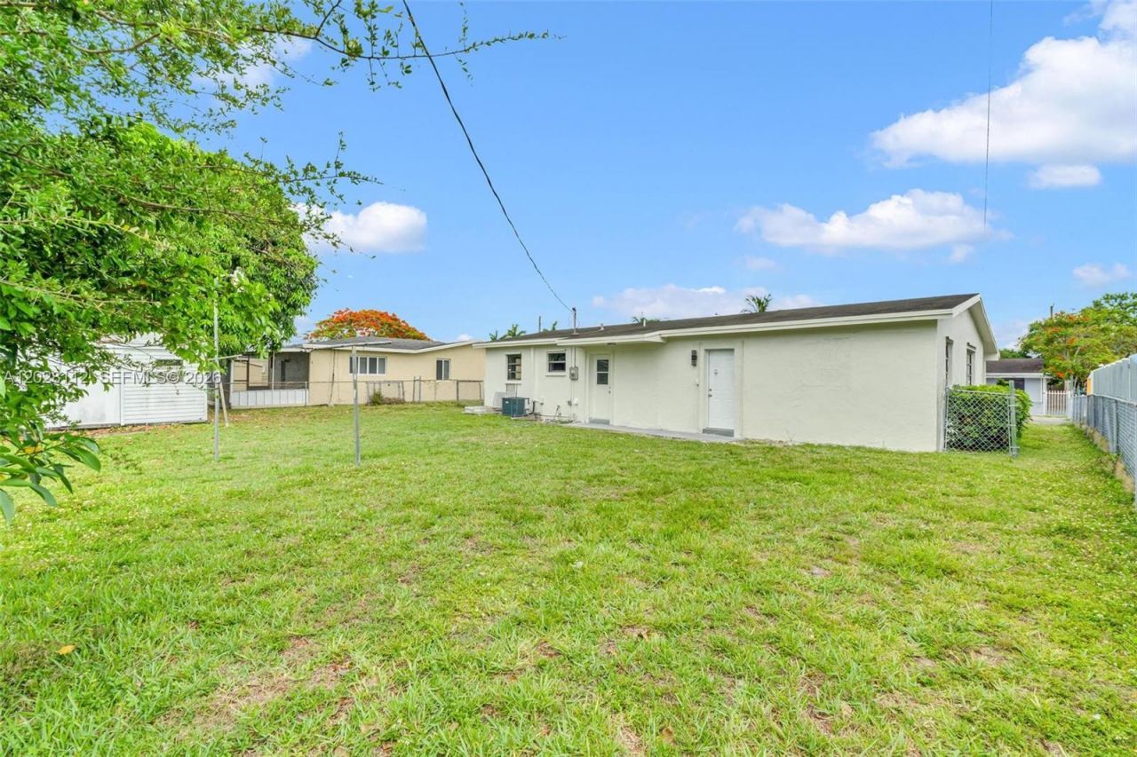 10721 SW 149th Ter , Miami, FL 33176 Photo