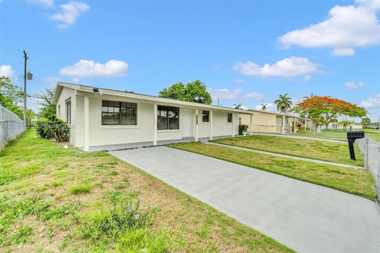 10721 SW 149th Ter , Miami, FL 33176 Photo