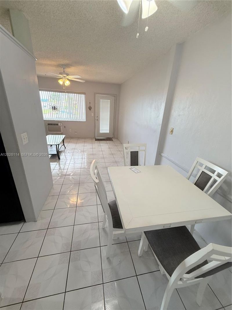 725 SW 11 Ave, Unit F8, Hallandale Beach, FL 33009 Photo