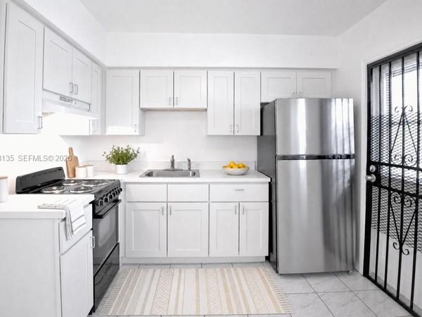 1570 NW 2nd St, Miami, FL 33125