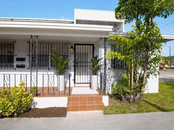 1570 NW 2nd St, Miami, FL 33125