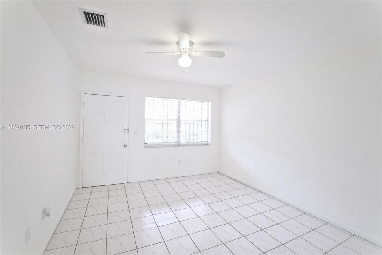 1570 NW 2nd St, Miami, FL 33125 Photo