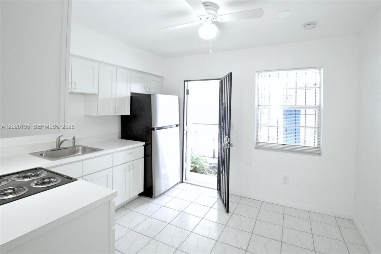 1570 NW 2nd St, Miami, FL 33125 Photo