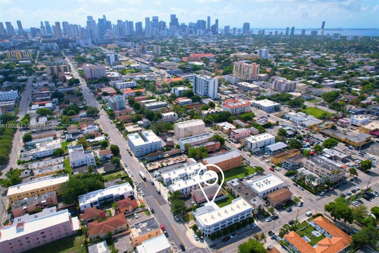 1570 NW 2nd St, Miami, FL 33125 Photo